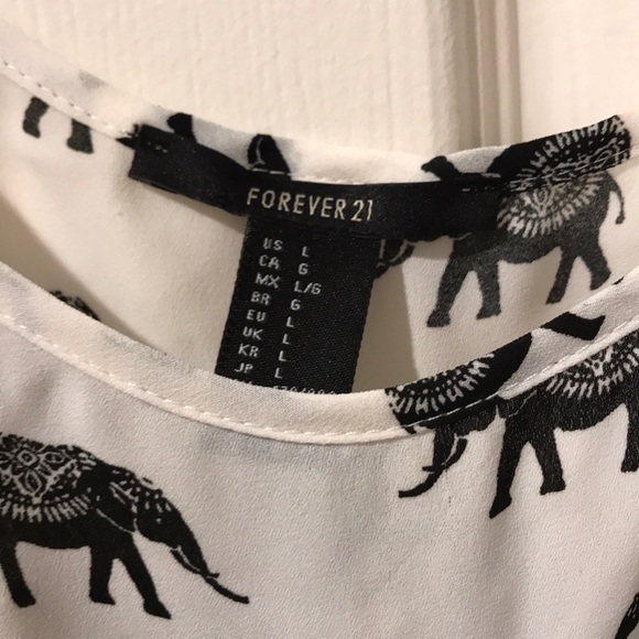 🌺 3/$15 Forever 21 Elephant Crop Top - Picture 2 of 2
